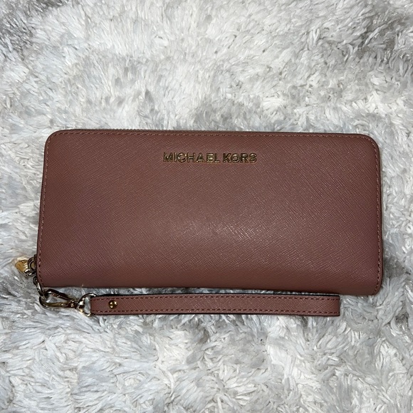Michael Kors Wallet - Picture 2 of 9